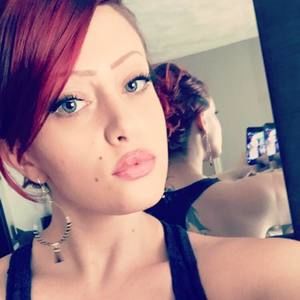 Meet your Posher, Corina